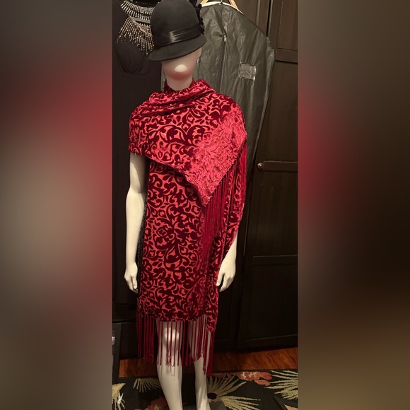 #128 Red burnout, velvet fringe scarf - Picture 9 of 10